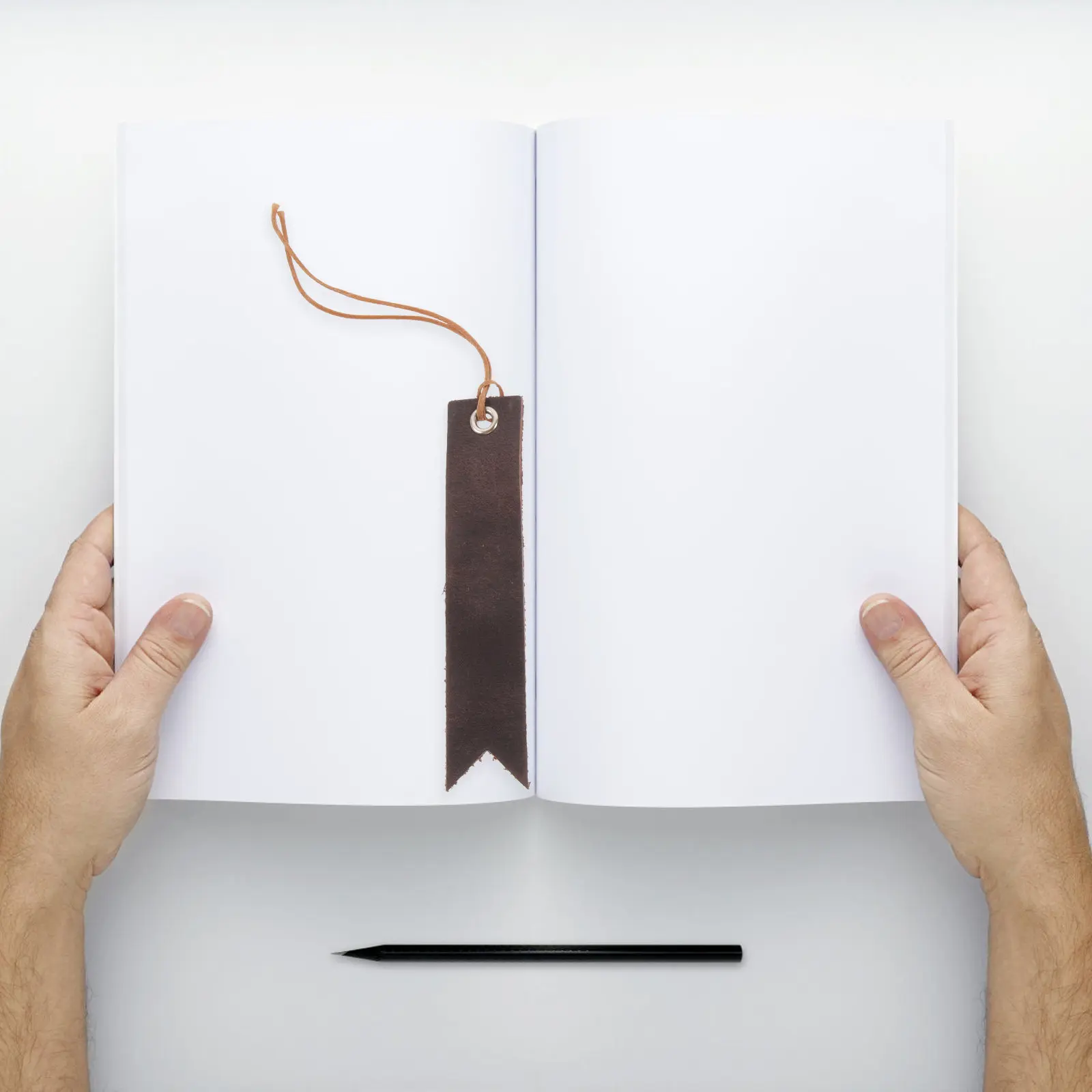 

2Pcs Simple Shaped Bookmark Vintage Corner Page Marker for Readers Protective Cover for Notebooks Bible Reading Markers