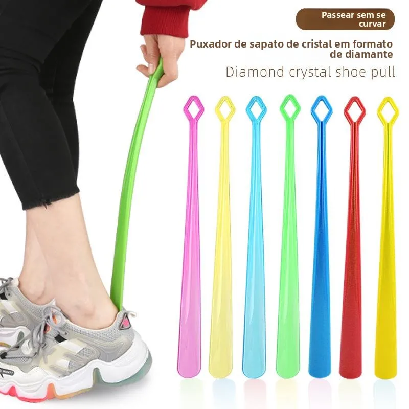 calcadeira-de-cristal-com-cabo-longo-e-liso-auxilio-para-gravidas-e-idosos-calcarem-sapatos-pode-ser-pendurada-item-para-u