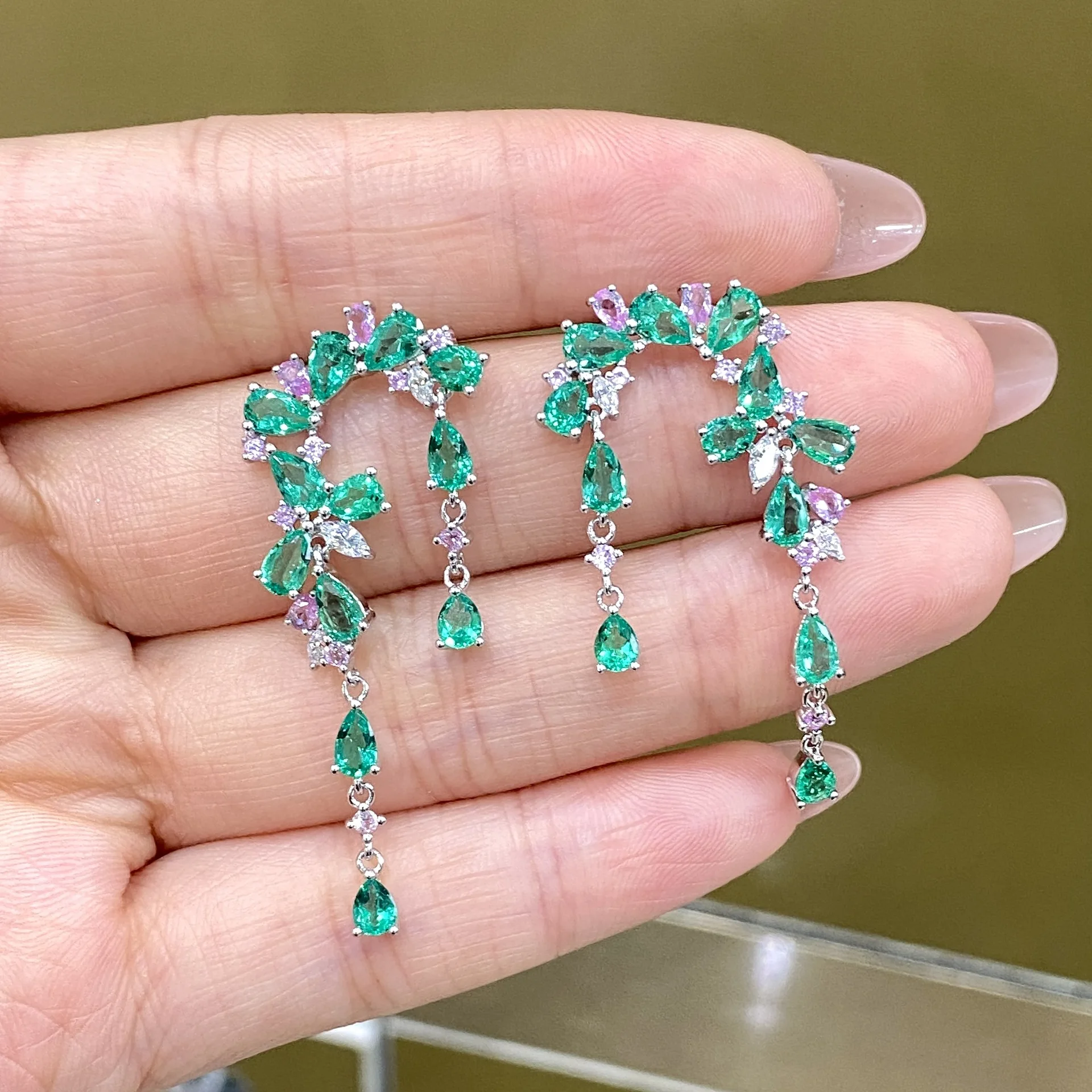 

New S925 Silver 3 * 5 Water Drop 0.35ct Emerald Wood Color Versatile Exquisite Dynamic Earrings Wedding Jewelry