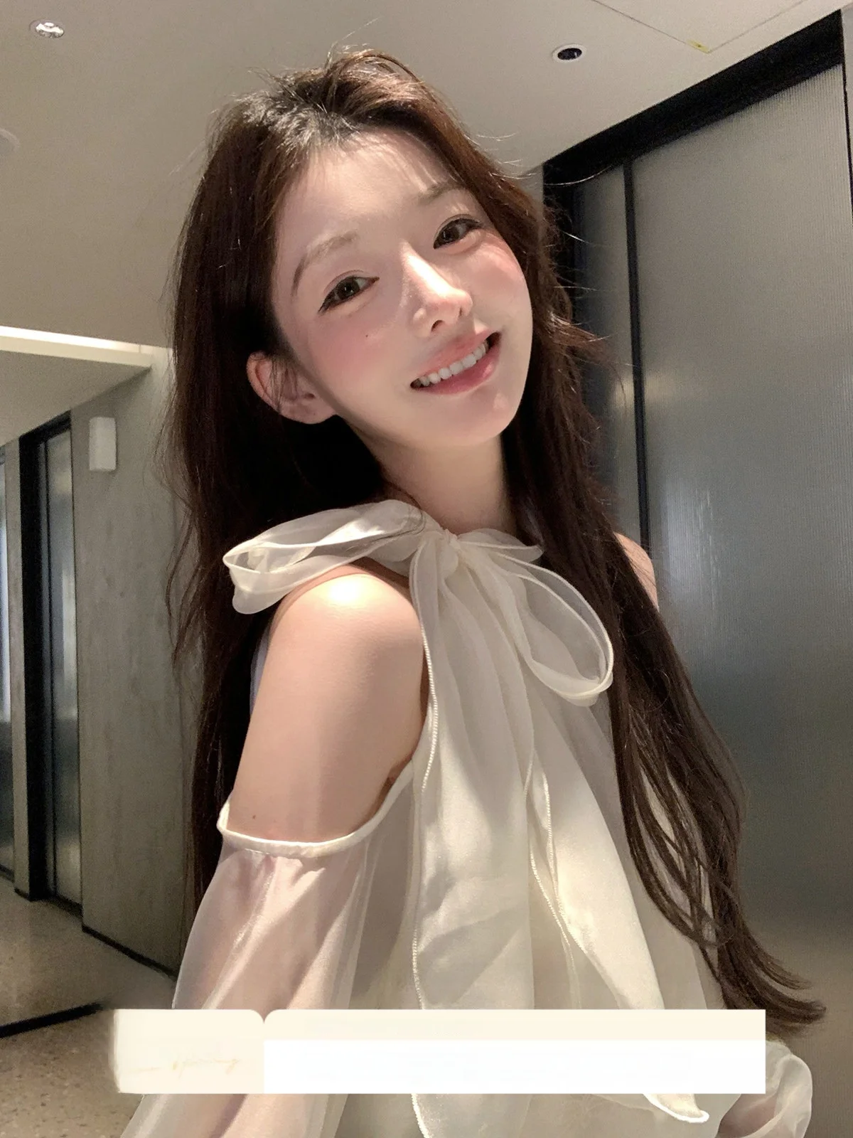 

Yoyozhang Paris Poem Collection: Нежный персиковый шифоновый топ с открытыми плечами и длинными рукавами для женщин