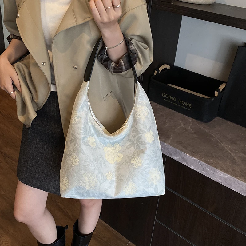 

Women Leather Luxury Classic Tote Bag Designer Shoulder Crossbody Handbag For Stylish Daily Outfits