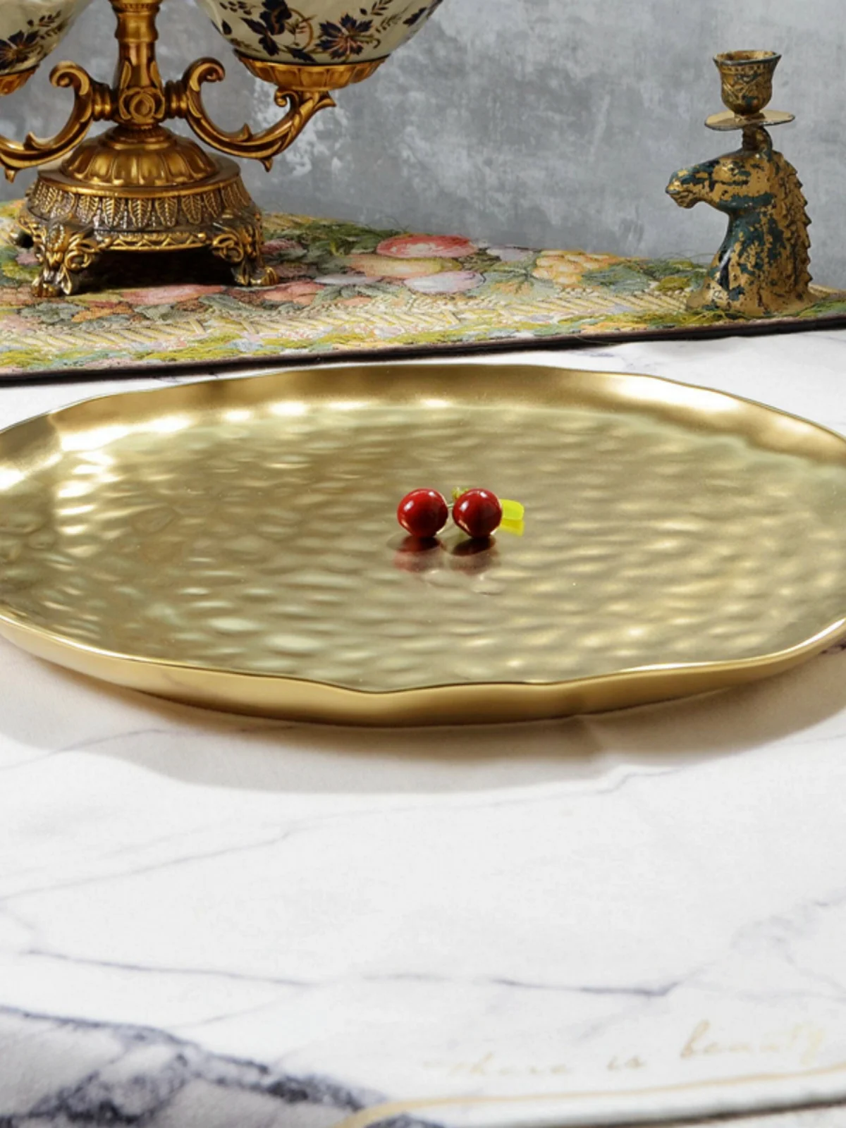 European craft ceramic gold-plated 15-inch large villa club large fruit plate large flat plate tray