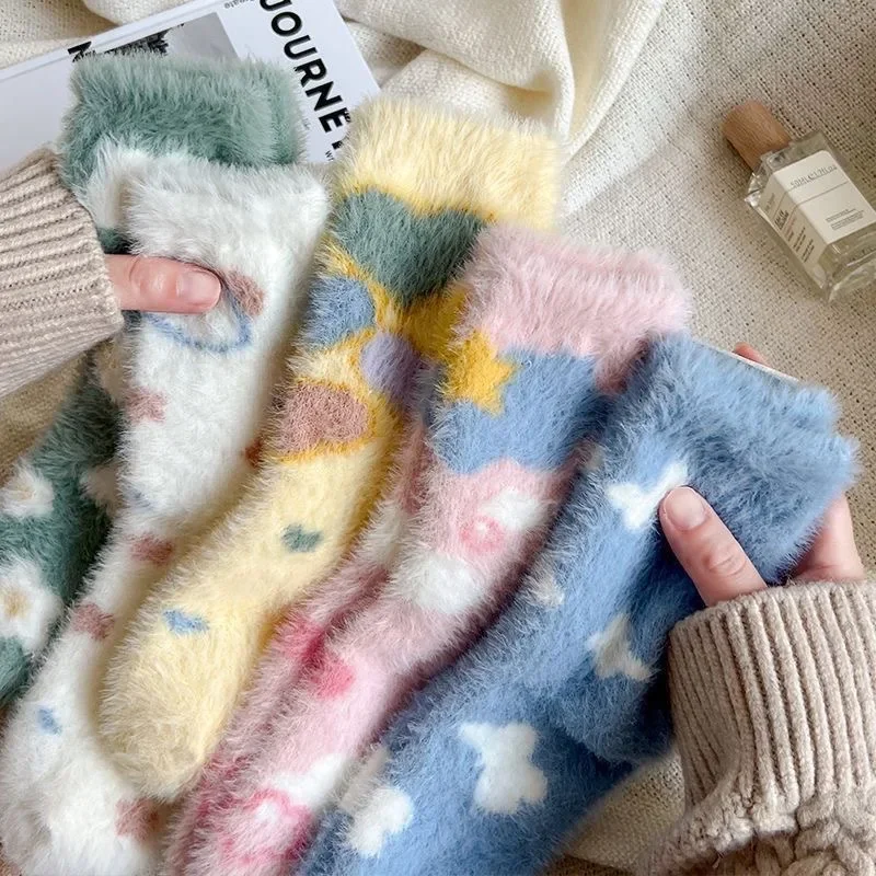 

Новые плюшевые носки с принтом для женщин, теплые бархатные утепленные носки средней длины, милые мультяшные осенне-зимние повседневные носки с животными кораллового цвета
