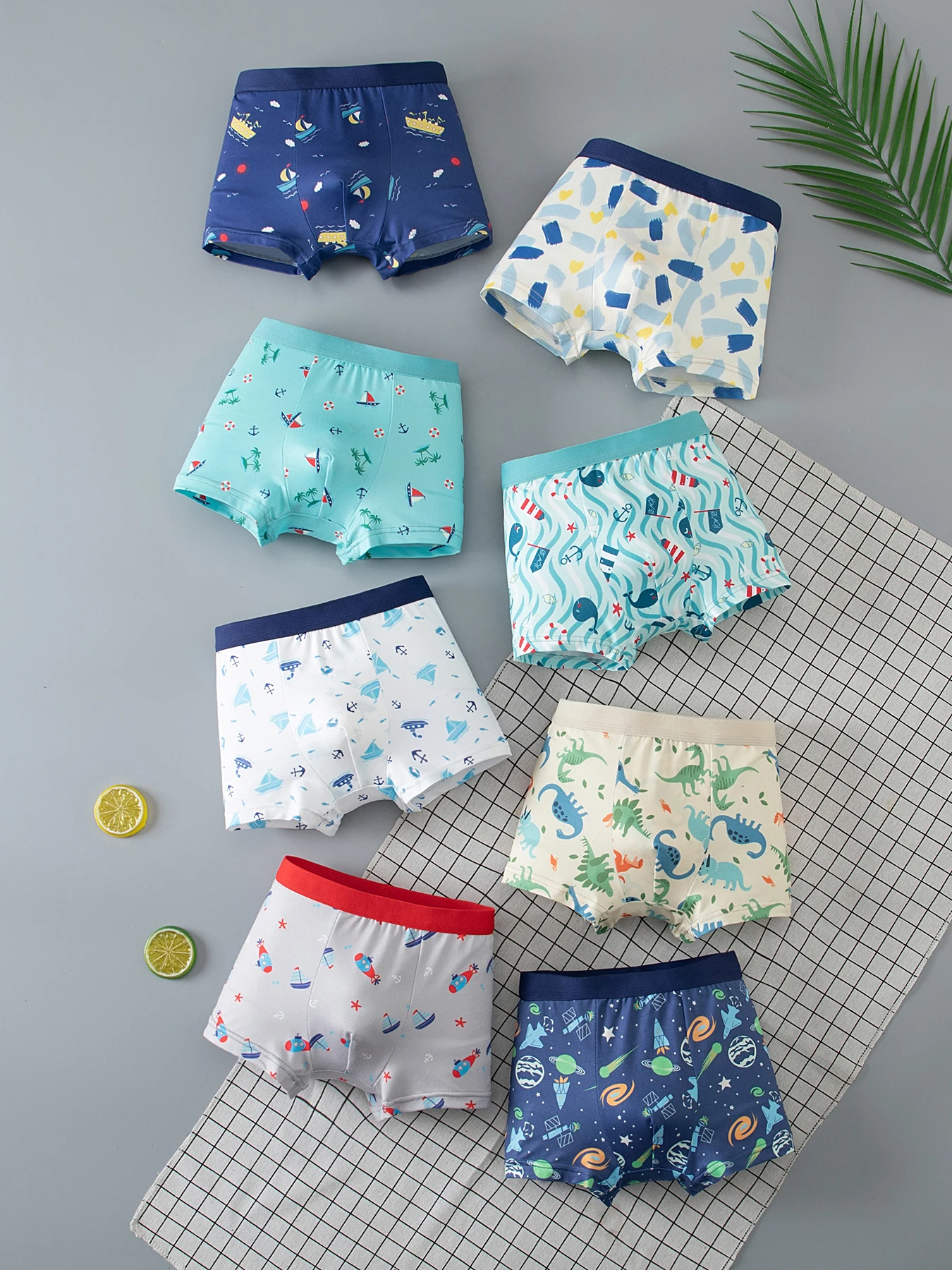 Vier-Jahreszeiten-Kinderunterwäsche mit elastischem Bund, 4-teiliges Set für Jungen, süße und bequeme Shorts, lässige, vielseitige Haushosen