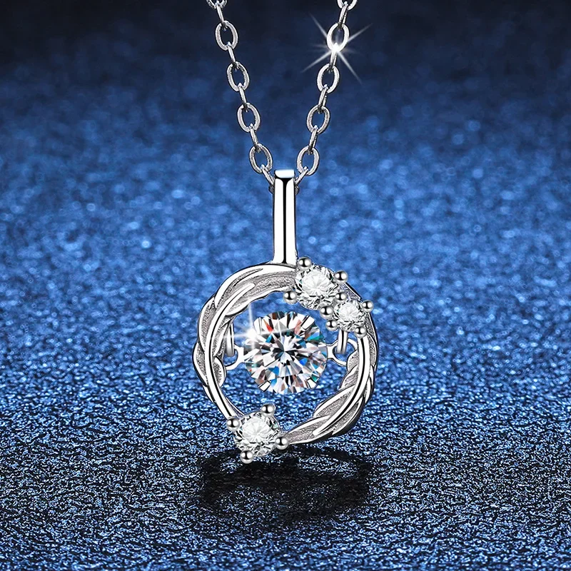 18K platinum diamond pendant plated with PT950 platinum necklace light luxury feather smart beating heart D color moissanite