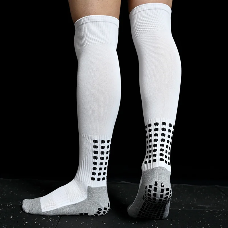 Chaussettes longues en coton coordonnantes pour hommes et femmes, chaussettes de football en caoutchouc, chaussettes de course respirantes, chaussettes de sport de football, haute qualité