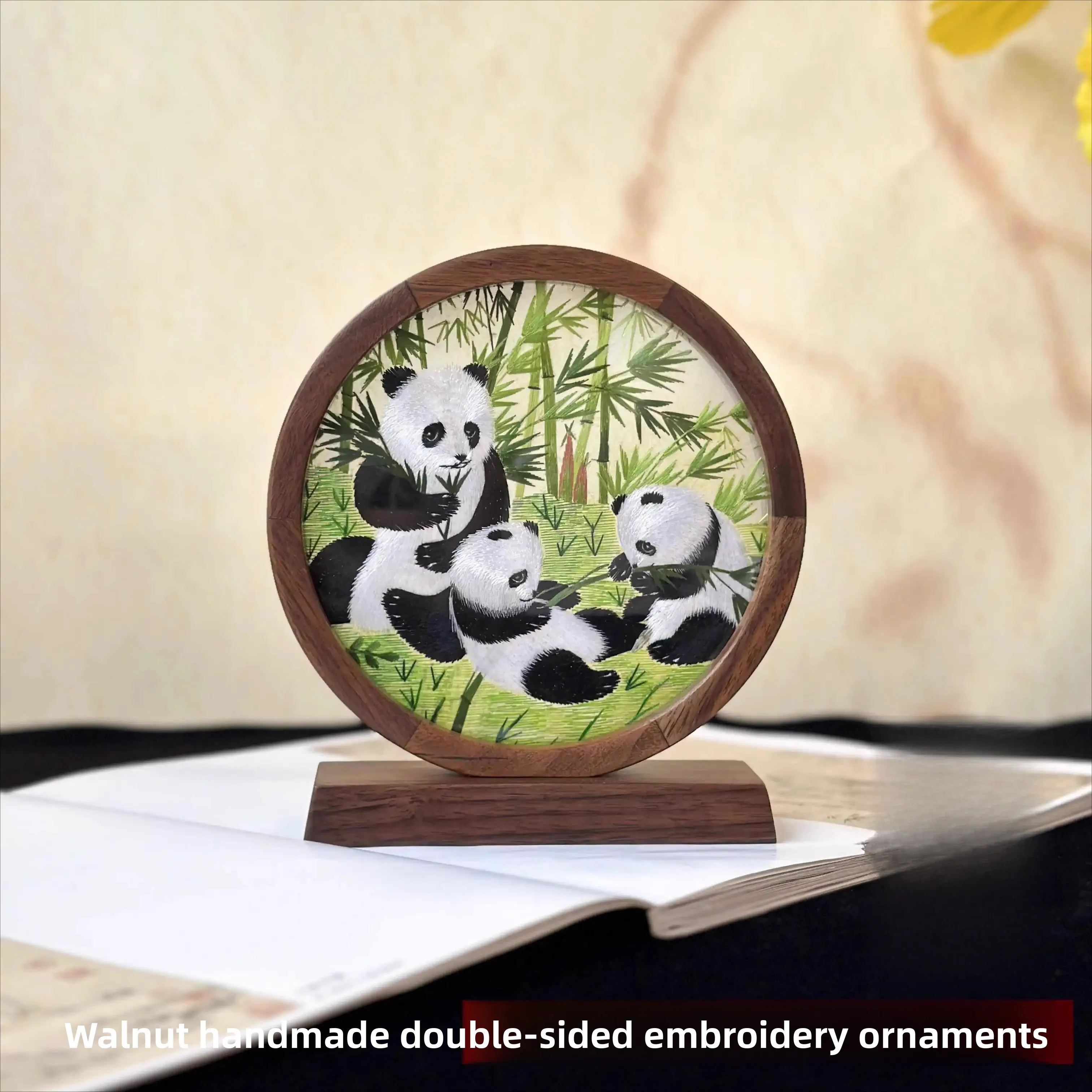 Suzhou handmade double-sided embroidery Suzhou embroidery walnut, tabletop ornament bookmark Chinese characteristics souvenir