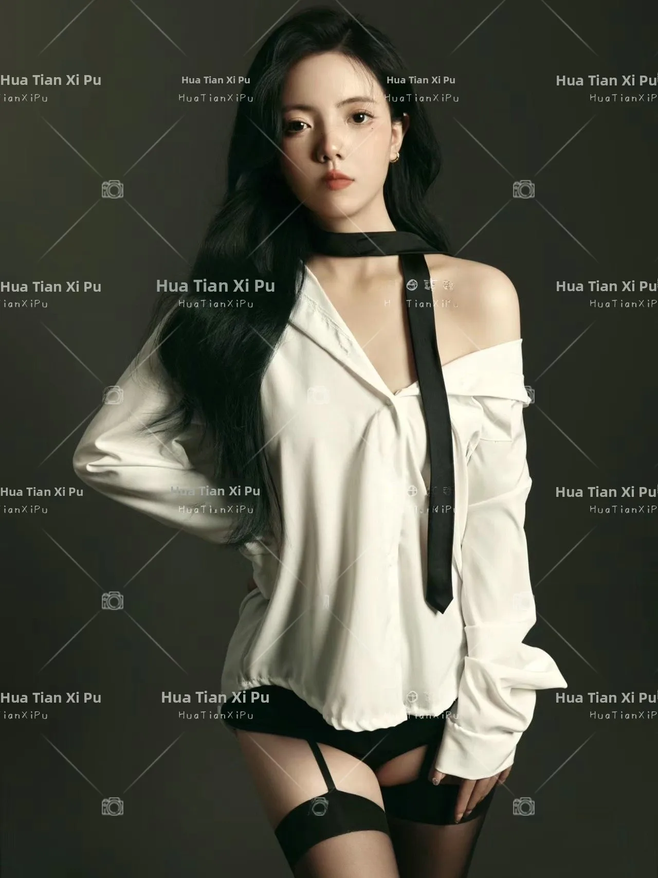 

Сексуальная белая рубашка для фотосессии: тематический студийный портрет, художественная фотосъемка, домашняя фотосессия, образ для молодой девушки в стиле «чистое желание»