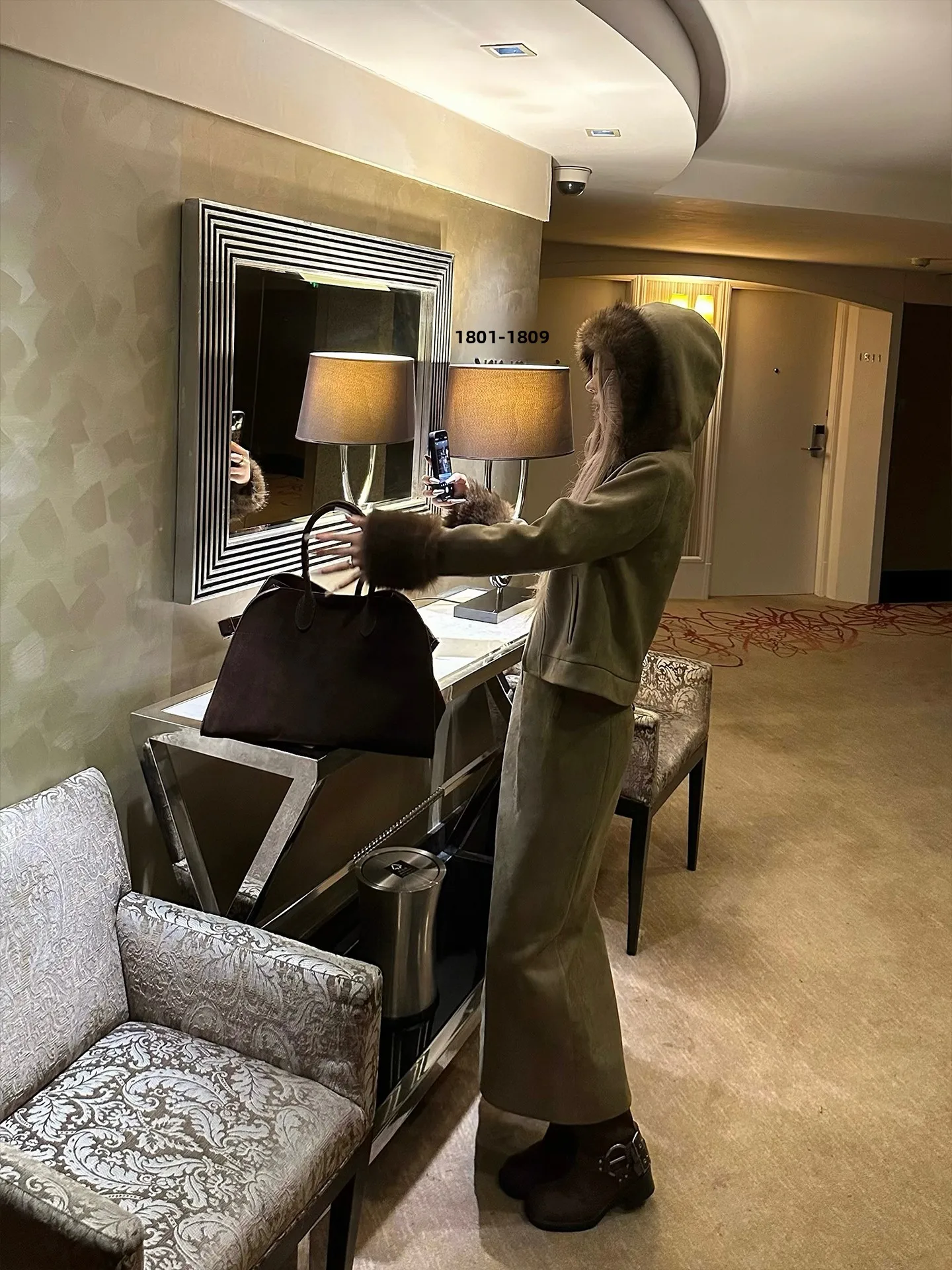 Manteau court rétro pour femme en cuir et fourrure synthétique avec col en suède, taille régulière, vêtement d'extérieur d'automne