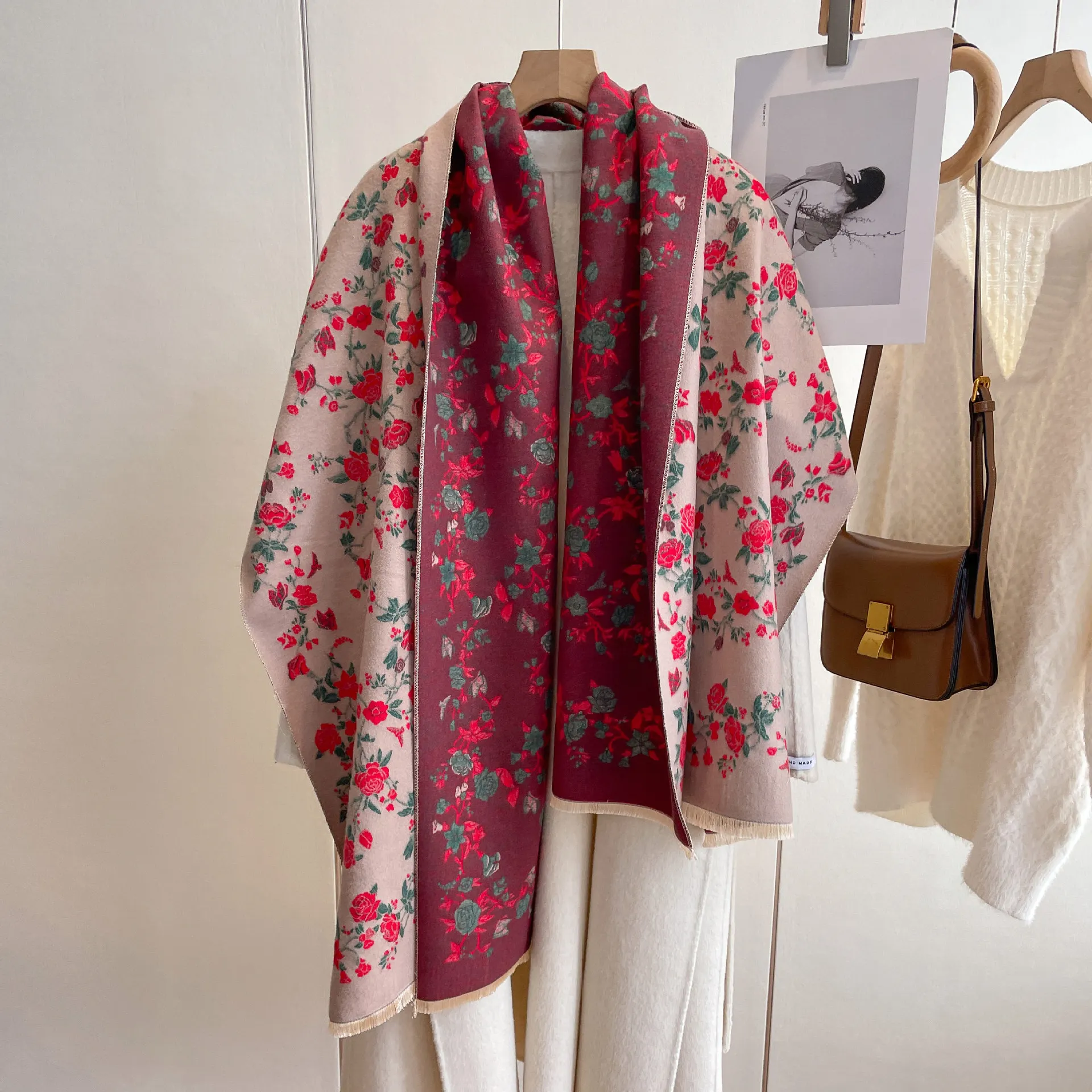 Fashion Autumn And Winter 2023 Small Floral Scarf Elegant Celebrity Style Printed Cashmere Scarf Women's Warm Cold-Proof Trendy