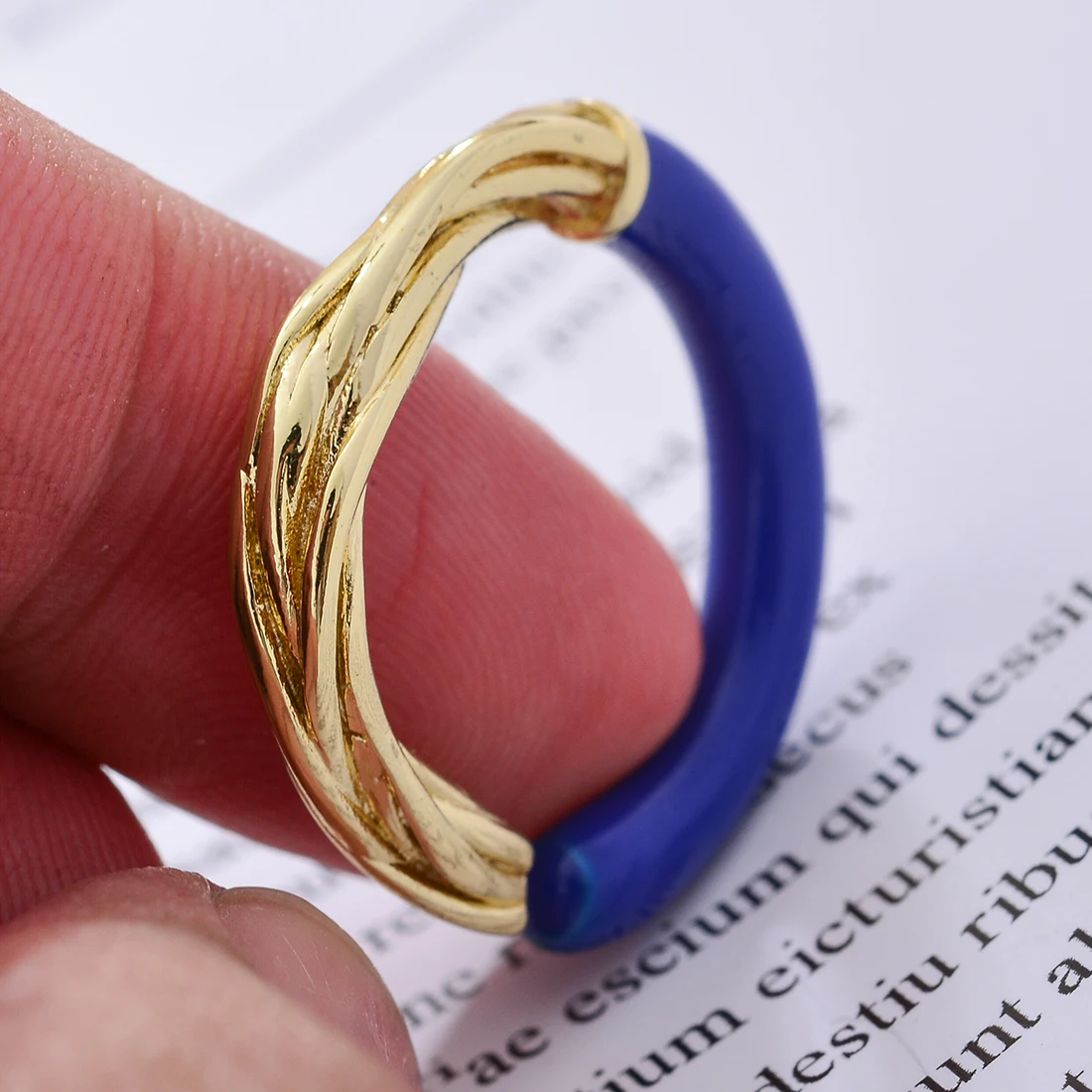2023 New Arrival Elegant Blue Drop Glaze Double Color Female Finger Ring Jewelry For Women Christmas Gifts