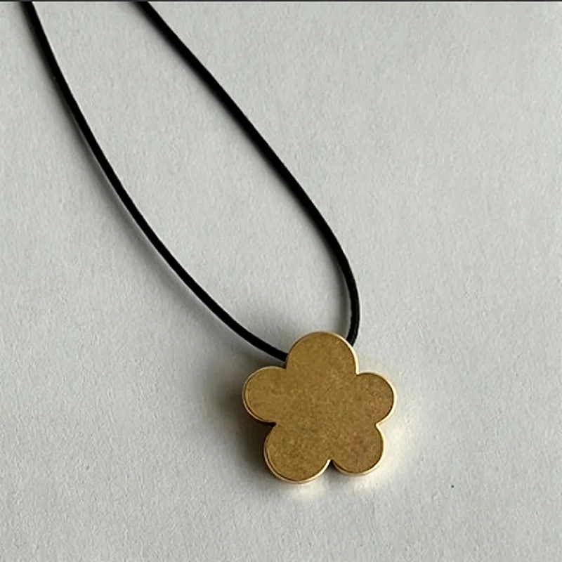 Long black rope flower necklaces for women winter sweater adjustable necklaces funny cute jewelry new in 2026