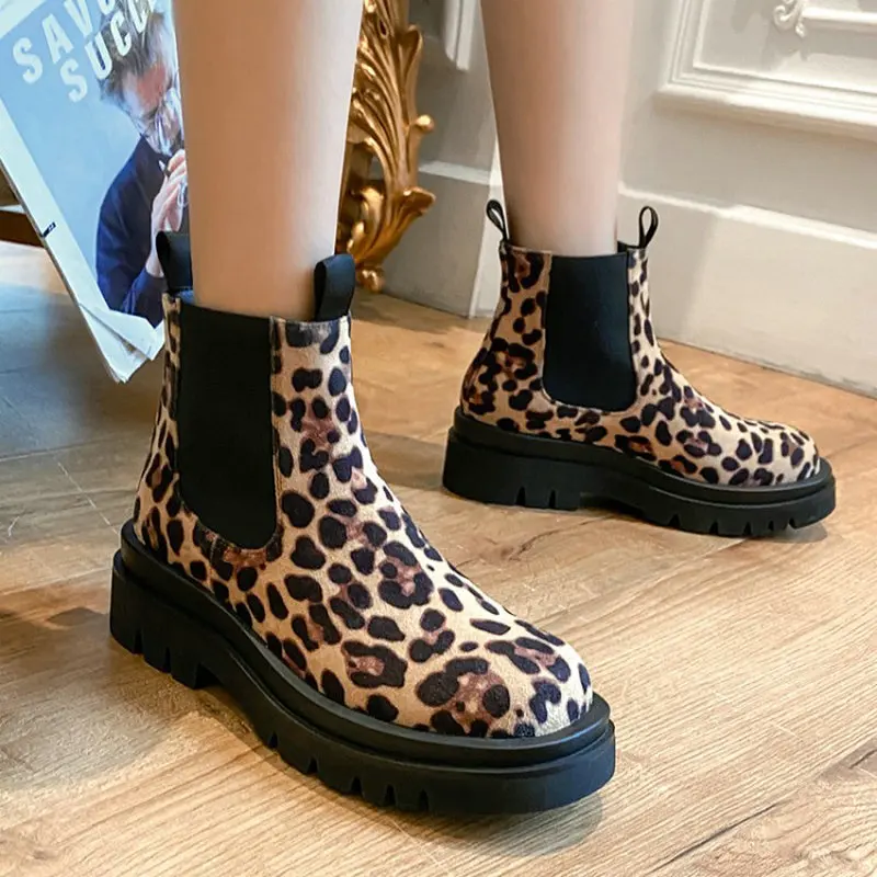 Sexy leopard gothic shoes stivaletti da donna platfom chunky heels antiscivolo slip-on scarpe invernali warm fleece chelsea boots lady