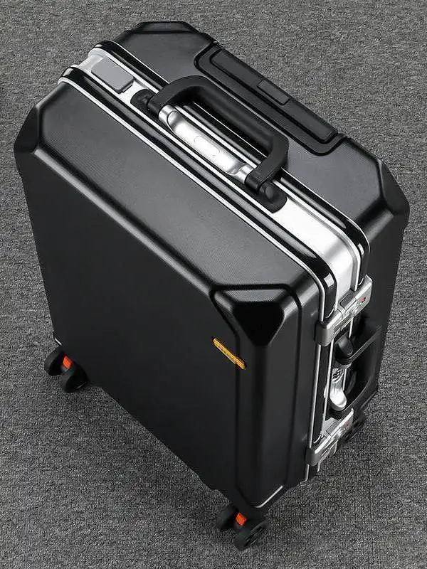 high-end-fashionable-compact-carry-on-suitcase-with-four-way-rotating-wheels-large-capacity-can-sit-on-and-unisex