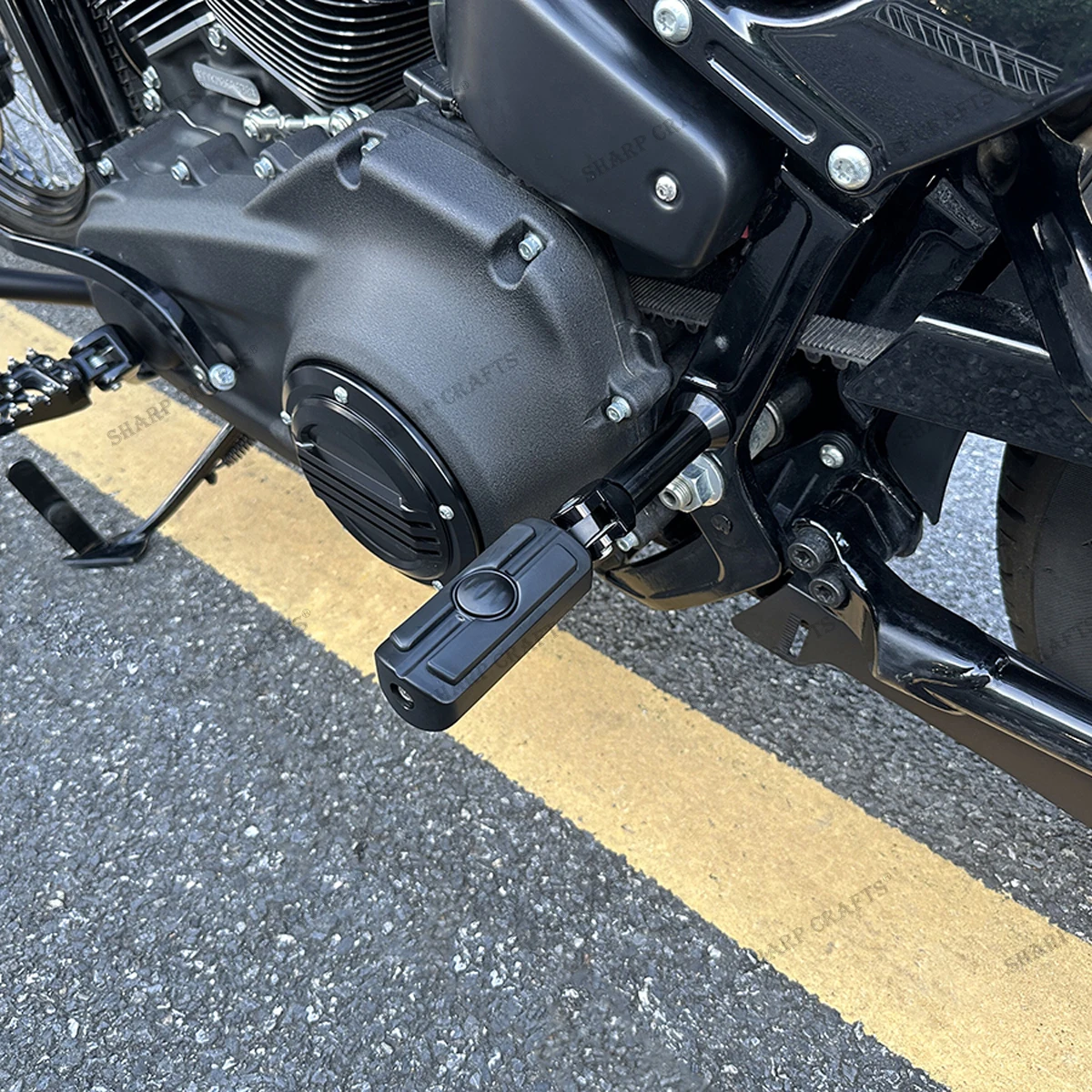 Rear Footrests Foot Pegs Mount For Harley 2018-up Softail Fat Street Bob FXBBS Fat Bob 114 FXFBS Low Rider ST 117 Breakout FXBR