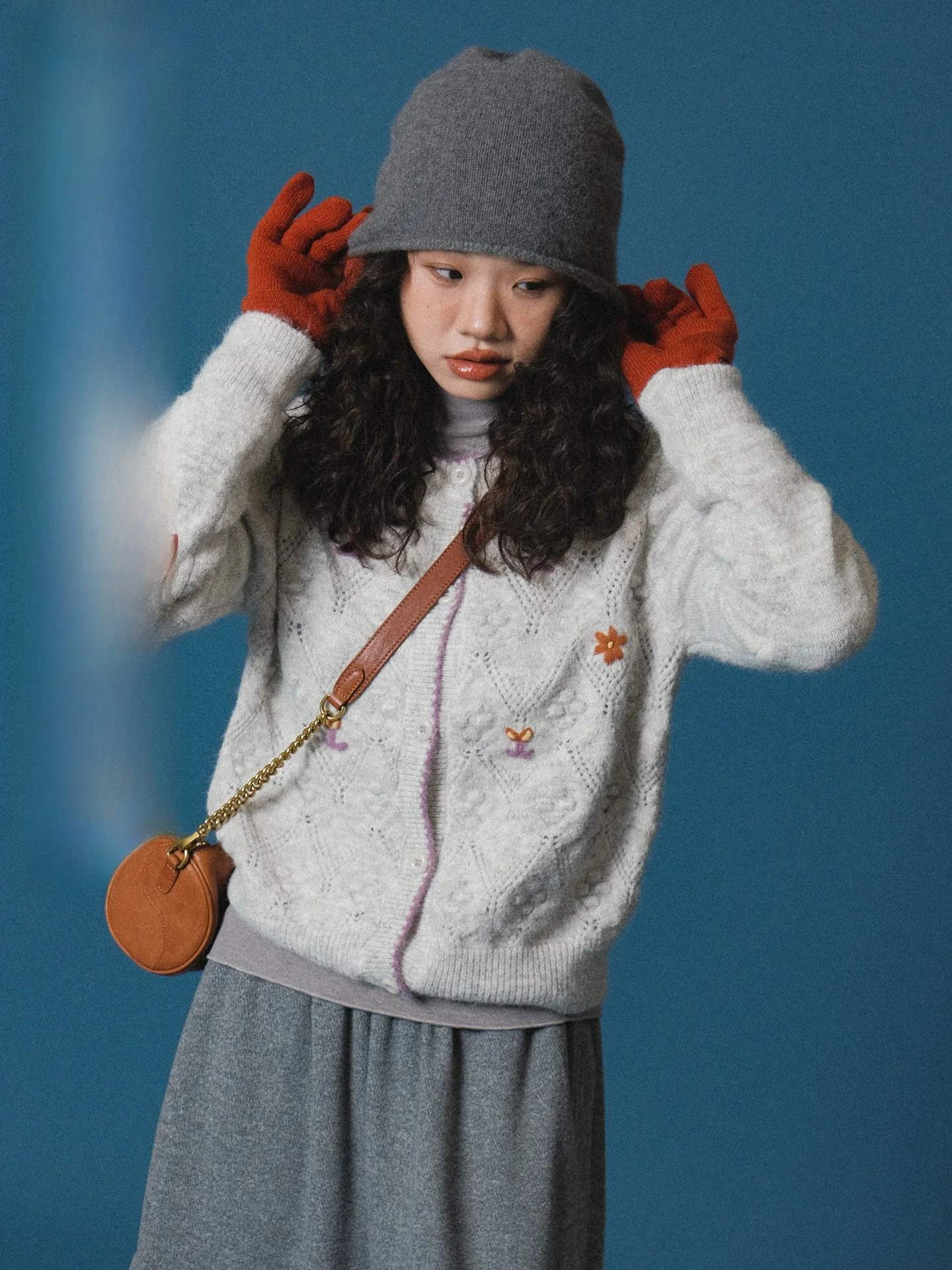 

Вязаный кардиган Sweet Sle с вышивкой в виде маленьких цветов Ivy Yang, теплый свитер с круглым вырезом и эффектом облачной мягкости для женщин