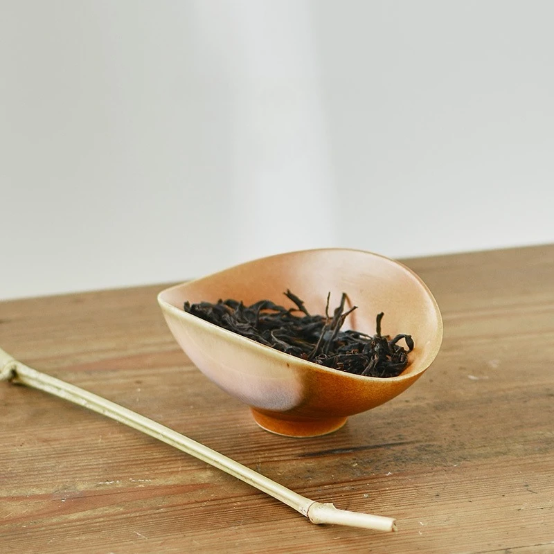 

Japanese Handmade Soda Fired Tea Scoop Ceramic Moon Shape Tea Accessory for Gongfu Tea