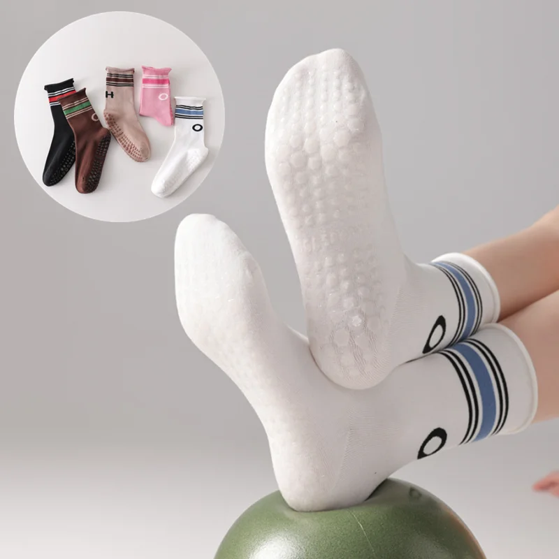 

Pilates Socks Professional Non-slip Indoor Workout Gym Fitness Floor Yoga Socks Casual Striped Cotton Women's Sports Long Socks