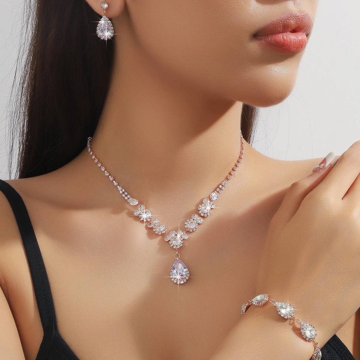 4PC Women's Fashion Waterdrop Flower Necklace Earrings Bracelet Jewelry Set Wedding Banquet Party Holiday Gift