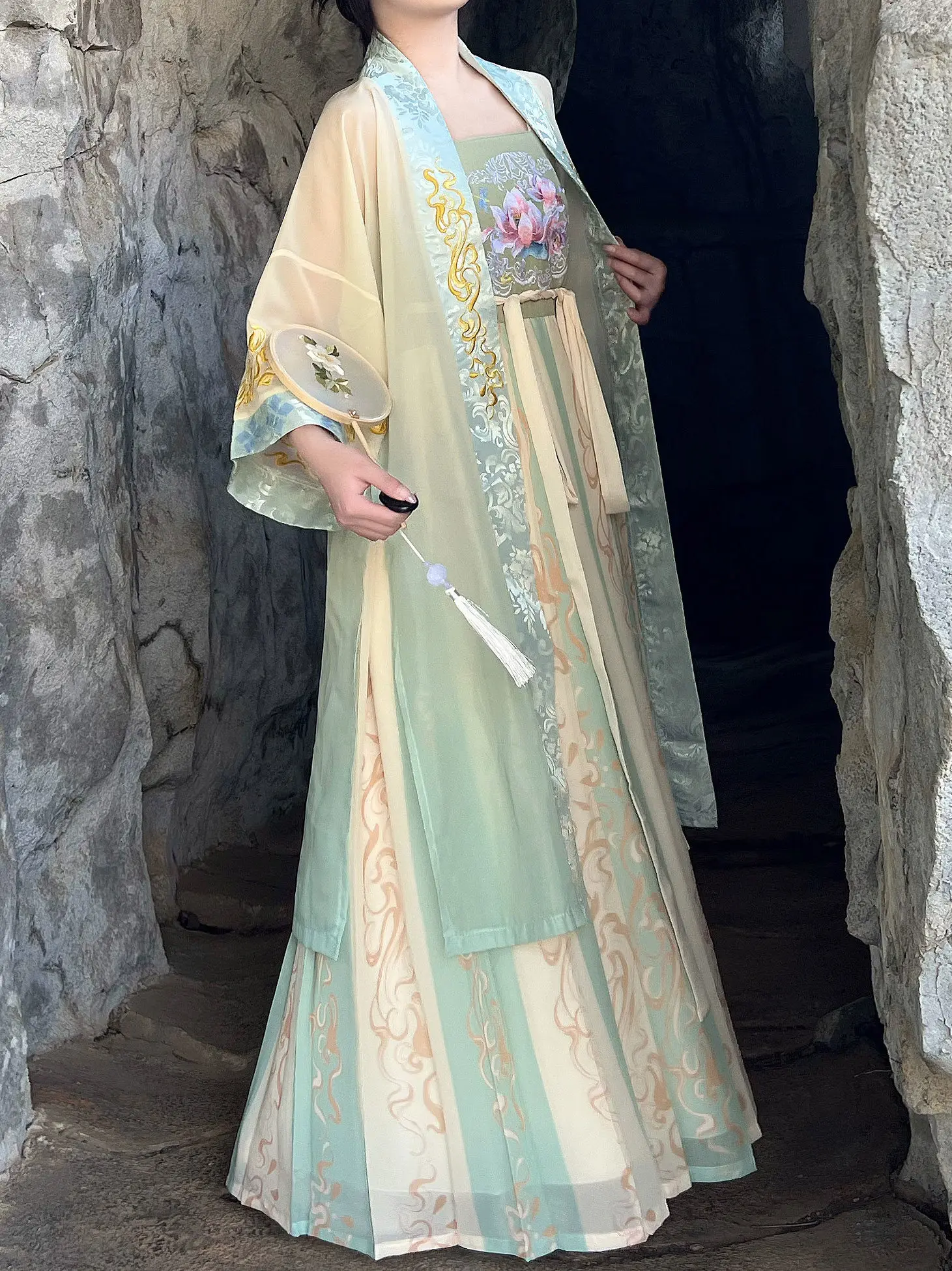 Original authentic Chinese style gradient Song Dynasty Hanfu, 2-piece Hanfu set, jacket and skirt, print and embroidery combined