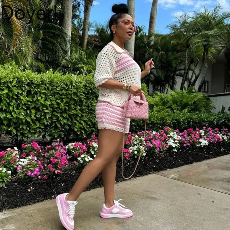 Doyerl Pakaian Wanita Set 2 Potong Berongga Rajutan Pakaian Pantai Liburan Atasan Tembus Pandang Bergaris dan Set Rok Ensemble Femme