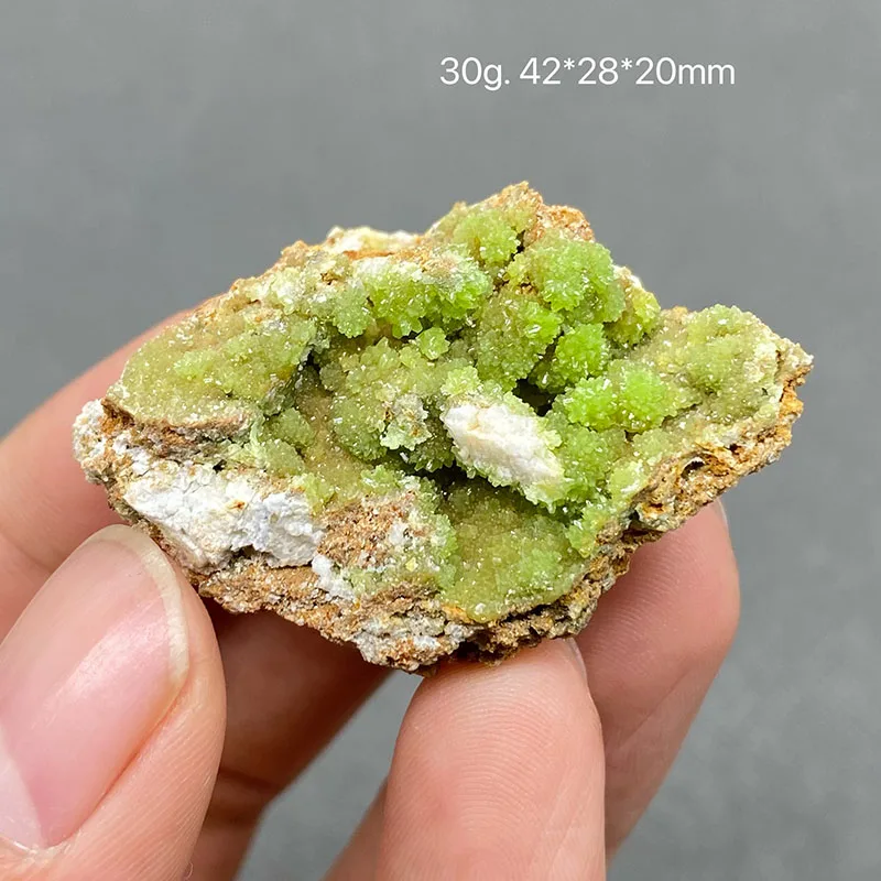 100% natural pyromorphite original stone mineral specimen cured crystal gem collection.