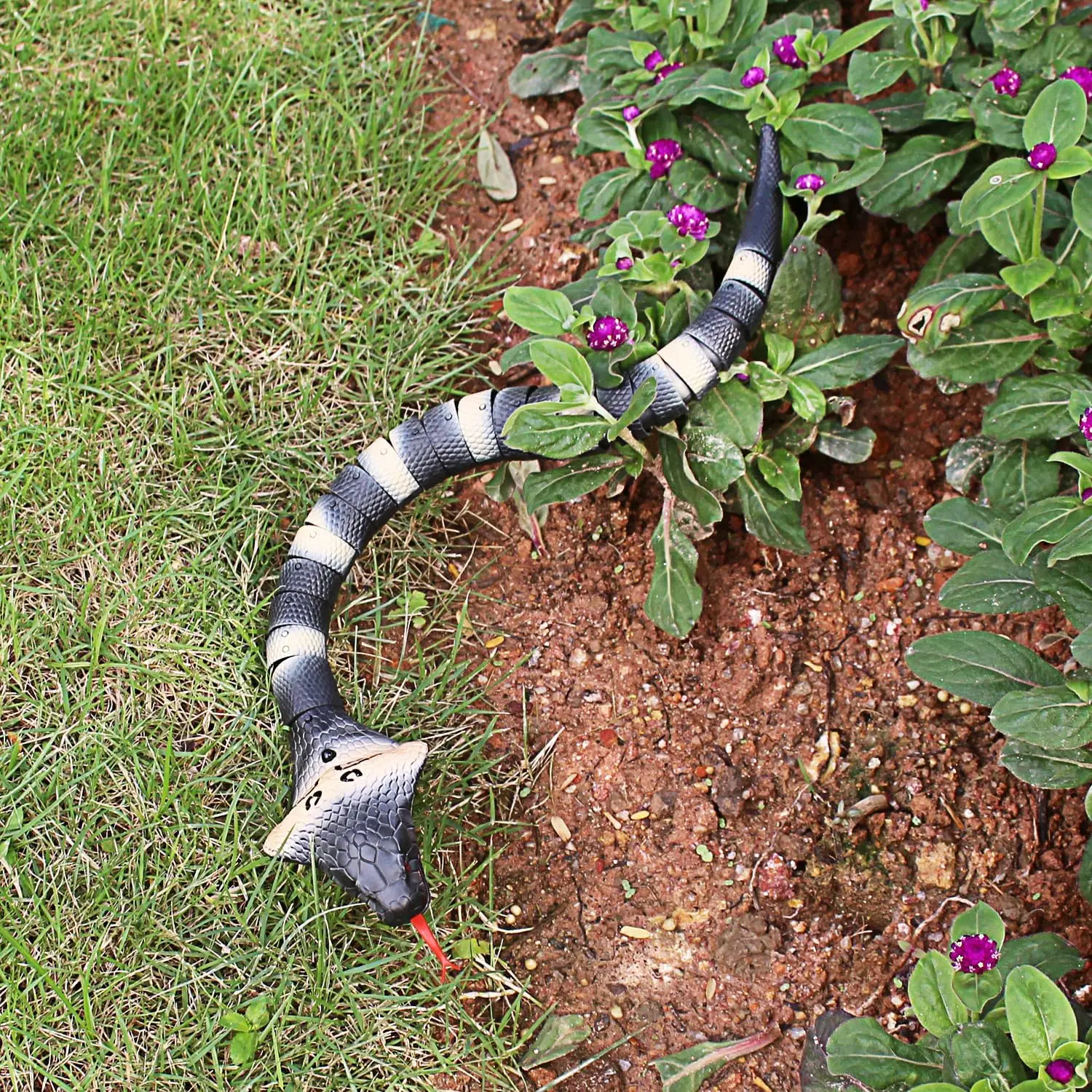 Tipmant rc cobra ir controle remoto cobra elétrica falso realista animal rastejando veículo truque assustador crianças