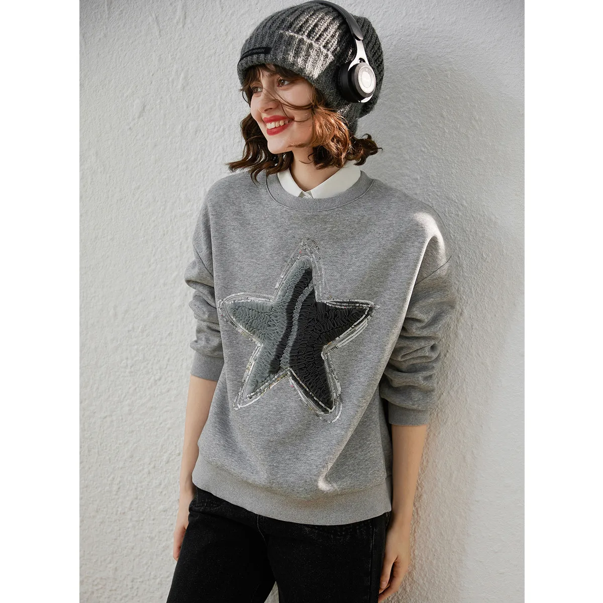 LOUIS YAO 2024 Winter Collection with Thick Velvet Women's Hoodie Three Dimensional Embroidered Pentagram Long Sleeve Top
