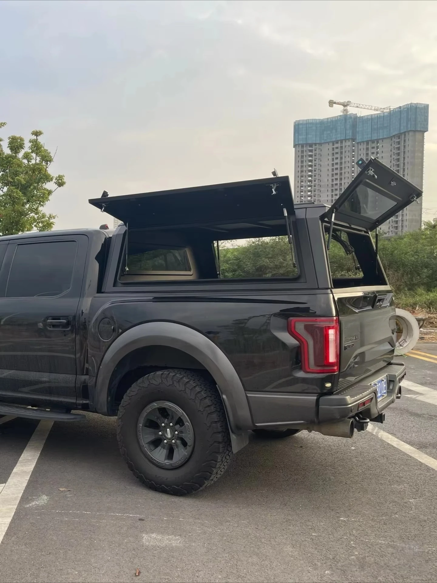

5.5FT 6.5FT 8FT Silverado Truck Canopy-Manganese Steel Hardtop Waterproof Powder Coated No-Drilling Installation 1 Year Warranty