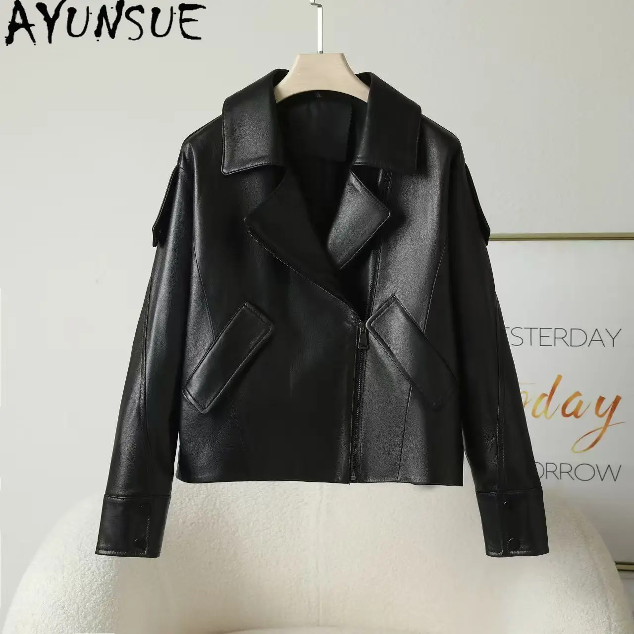 AYUNSUE 本革ジャケット女性 2025 半野菜なめしシープスキンバイクジャケットレディースコート春秋服