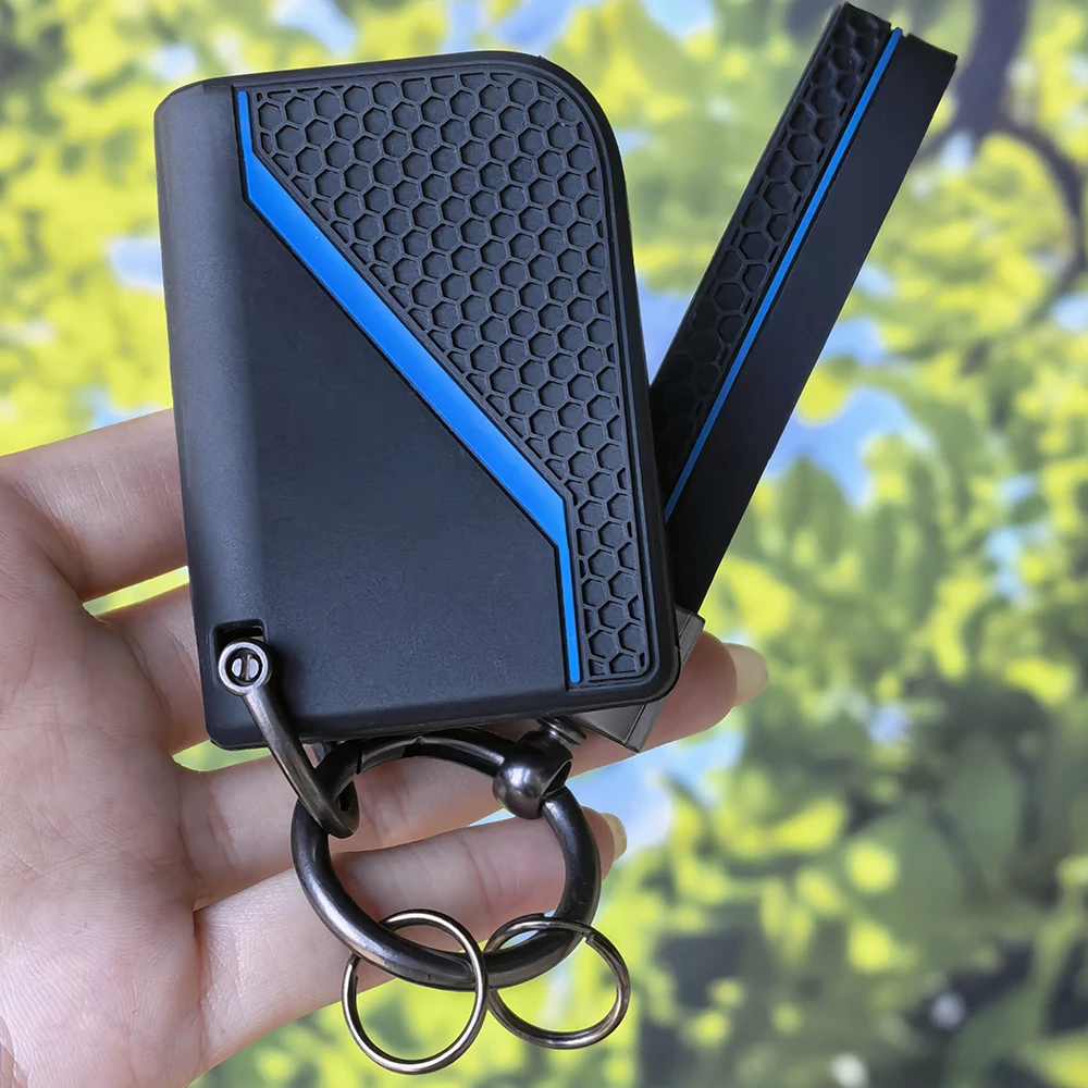 Smooth‑Edge Silicone Remote Key Fob Cover with Keychains for LYNK&CO 05 01 02 03 06 Honeycomb Grip Keyless Entry Shell