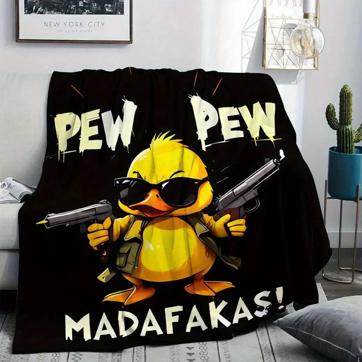 Handgun hunter duck pattern Flannel printed blanket suitable for all seasons suitable for living room office sofa and travel