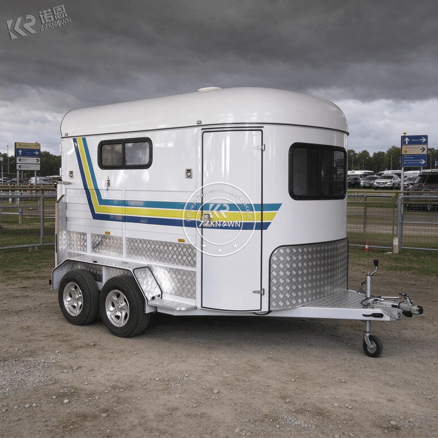 Modern Horse Trailer For Horse Owners Horse Transport Trailer With Functional Exterior Styling