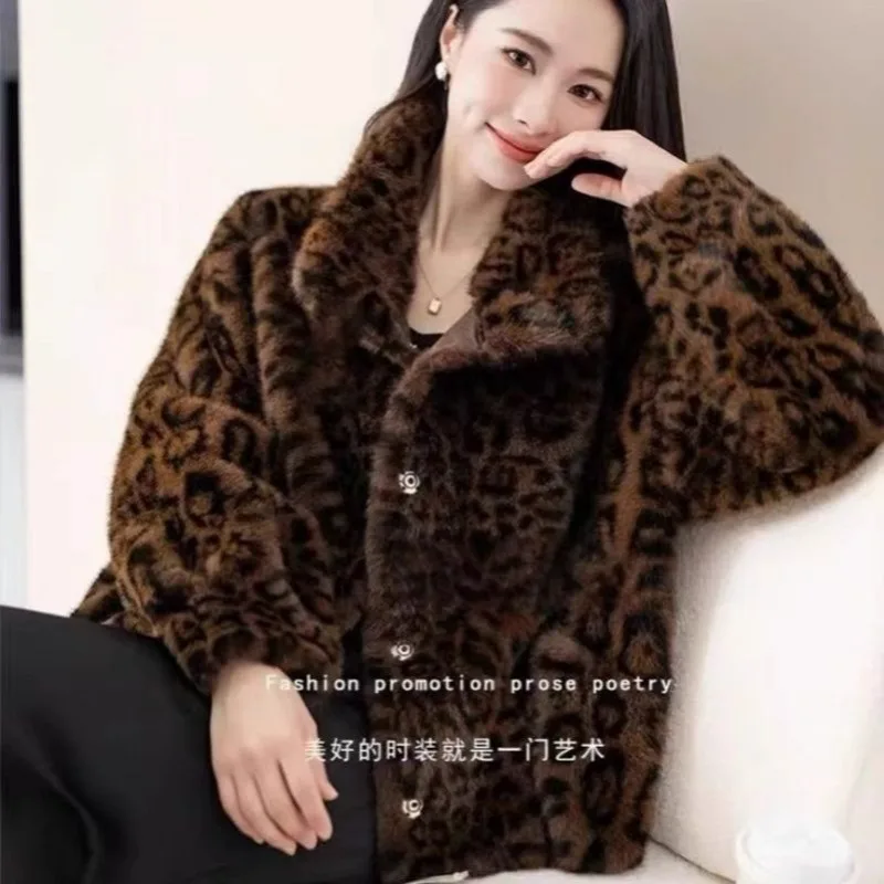 Nowe płaszcze jesienno-zimowe Krótkie płaszcze ze sztucznego futra Modne kurtki z futra norek w panterkę Puszyste, miękkie, z klapami, zapinane na jeden guzik, ciepłe i stylowe