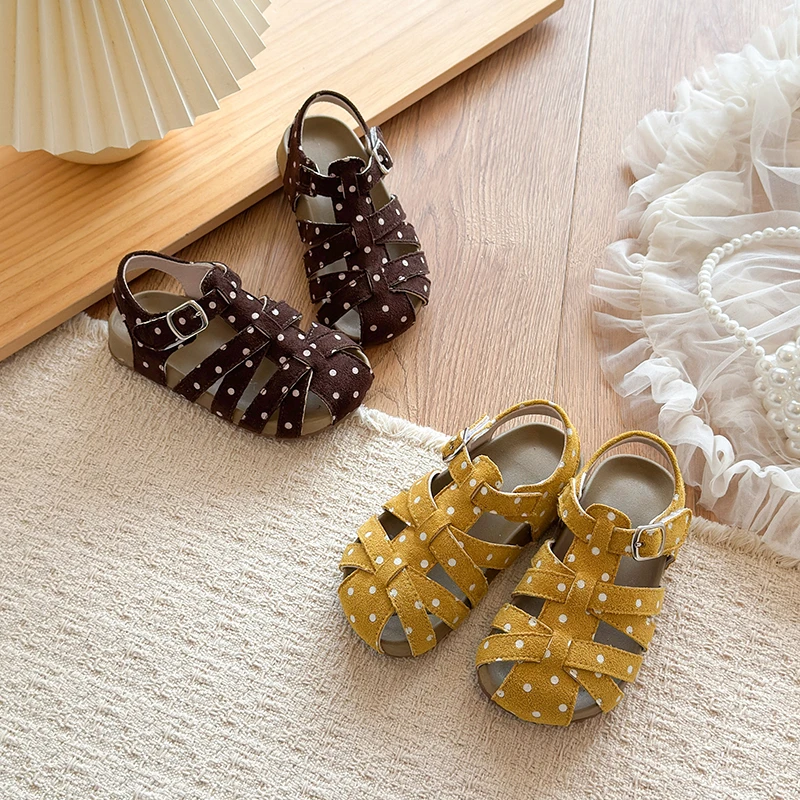 

Toddler Girls Polka Dot Leather Sandals 2026 New Summer Kids Barefoot Fisherman Beach Shoes Non-slip Simple Comfort Daily Wear