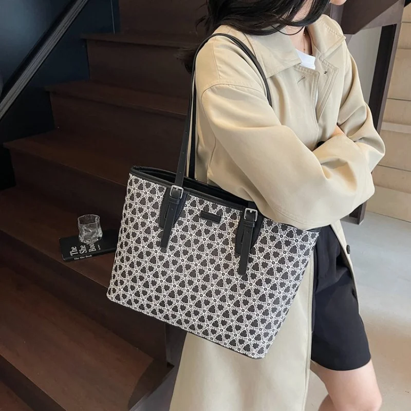 

Women Small Crossbody Bag Fashion PU Leather Handbag Stylish Shoulder Bag With Pockets