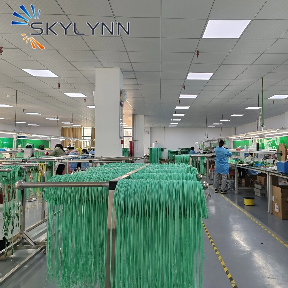 50/100 PCS 3.5 미터 SC/APC 단일 모드 G657A2 SX 1.6mm LSZH FTTH 기술자 D1 D2 D3 용 노란색 소켓이있는 아쿠아 블루 자켓