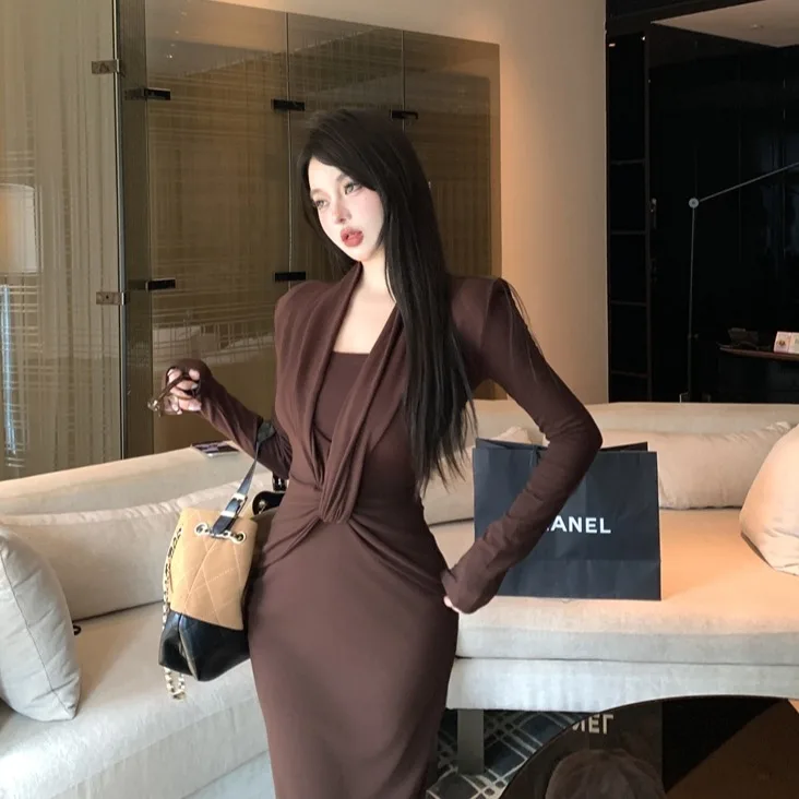 

Pure Desire Sexy Long Sve Wrap Chest Waist Inward Юбка с v-образным вырезом Весна Осень Новый Sle Ci Walk X-образный контур Корейский S...