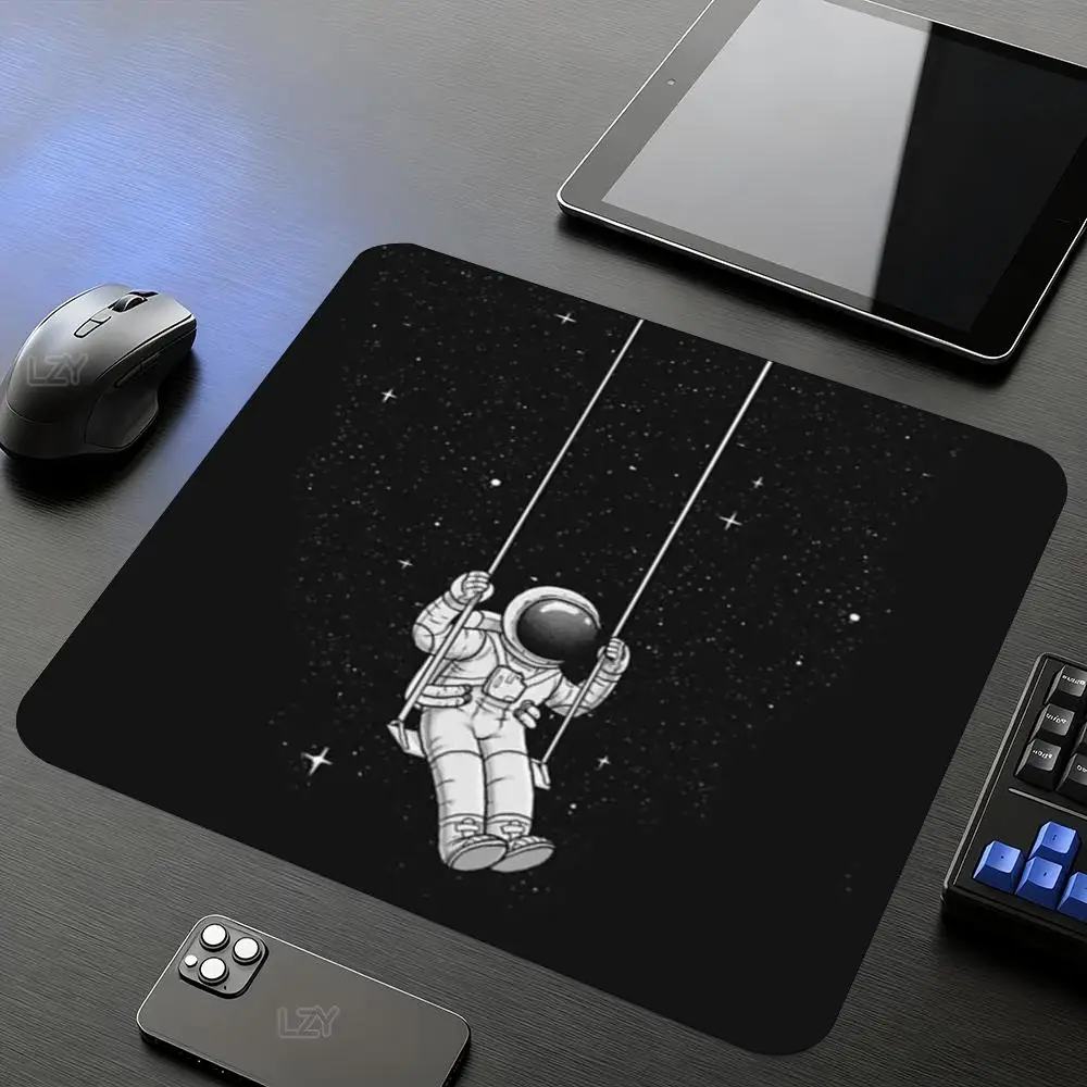 Space Astronaut Mouse Pad Non-Slip Rubber Base Cute Spaceman Starry Sky Art Desk Mat Square Mouse pad For PC Laptop Office Work