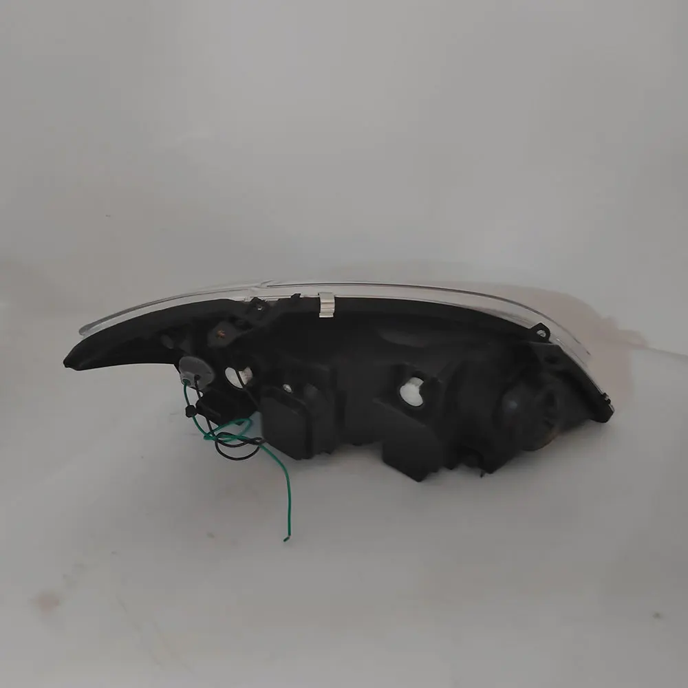 

A Pair Car Headlight For Toyota Corolla Runx Allex 2003 NZE121 ZZE122 ZZE123 ZZE124