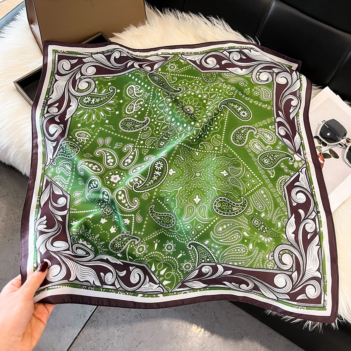 

Шелковый атласный платок в стиле пейсли бохо, 70 см, квадратный, весенне-летний, для женщин, пляжный, шарф, шаль, повязка на голову, хиджаб, бандана, накидка, буфанда