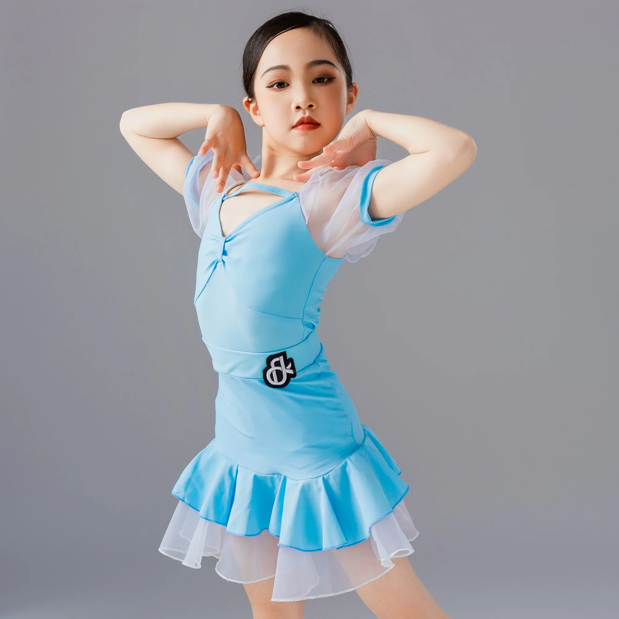 robe-bleue-en-maille-pour-filles-haut-a-col-en-v-jupe-de-danse-latine-chacha-rumba-costumes-de-spectacle-de-danse-vetements-de-competition-dql11560-2025