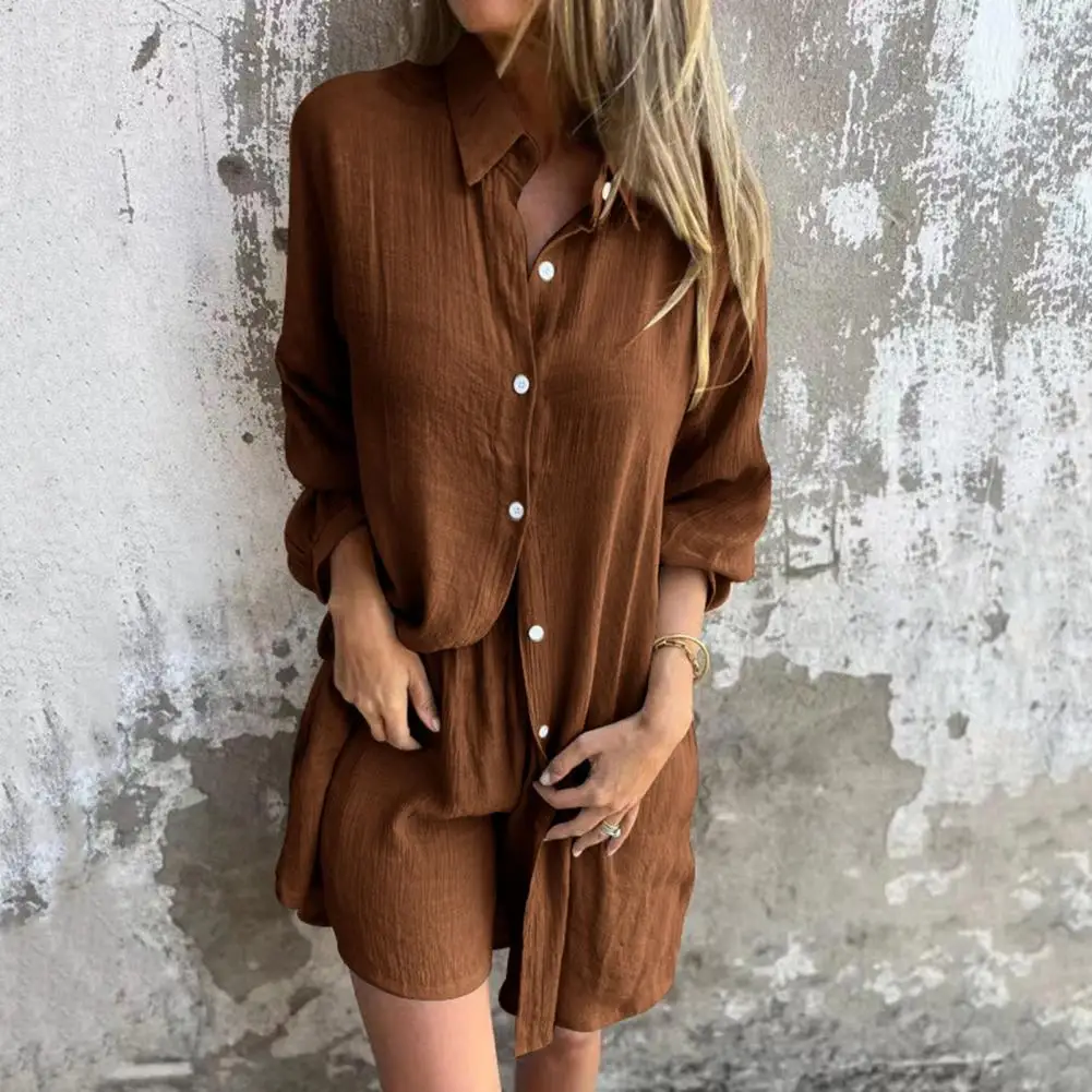 

Комплект из 2 предметов: весенняя рубашка и шорты, летняя домашняя одежда, блузка средней длины с пуговицами и отложным воротником, брюки свободного кроя с эластичным поясом, повседневный комплект