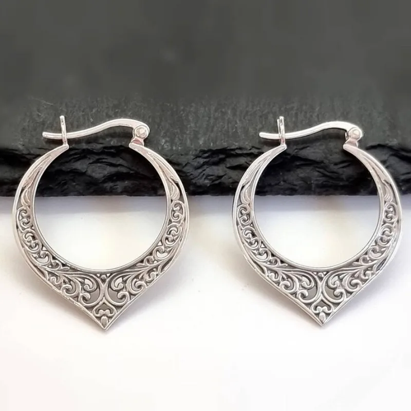 Vintage Hand Carved Textured Design Hollowed Silvery Hoop Earrings for Women Bohemian Style Fashion Vacation Jewelry Accessories