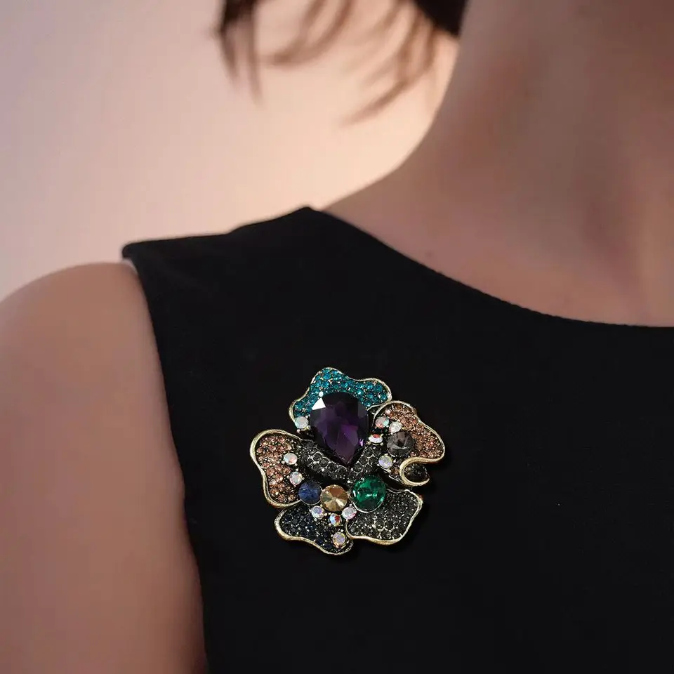 Vintage amethyst curled flower brooch personalized pin corsage female anti-light fixed anti-exposure buckle