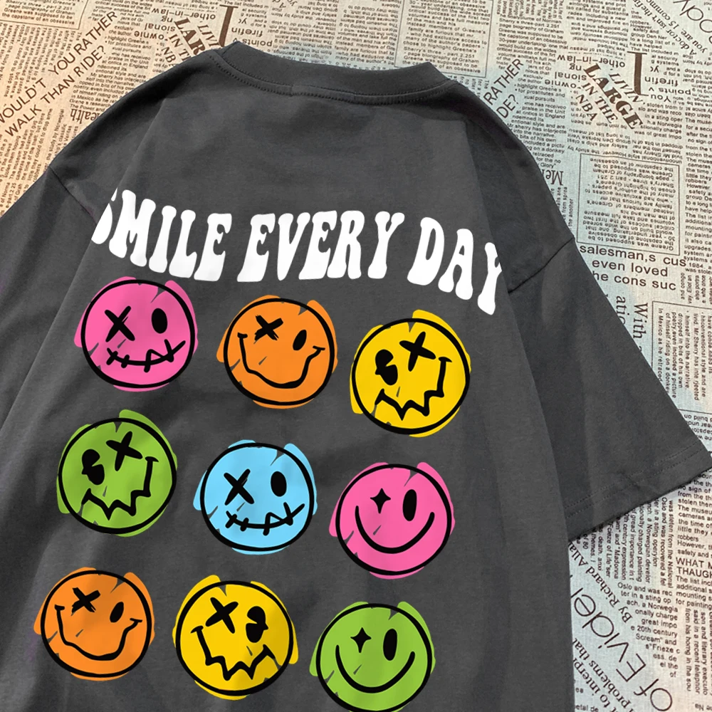 Smile Every Day 9 Different Colored Emoticons Men T-Shirt Hip Hop Oversize T Shirts Vintage Tops Cotton Crewneck T Shirts