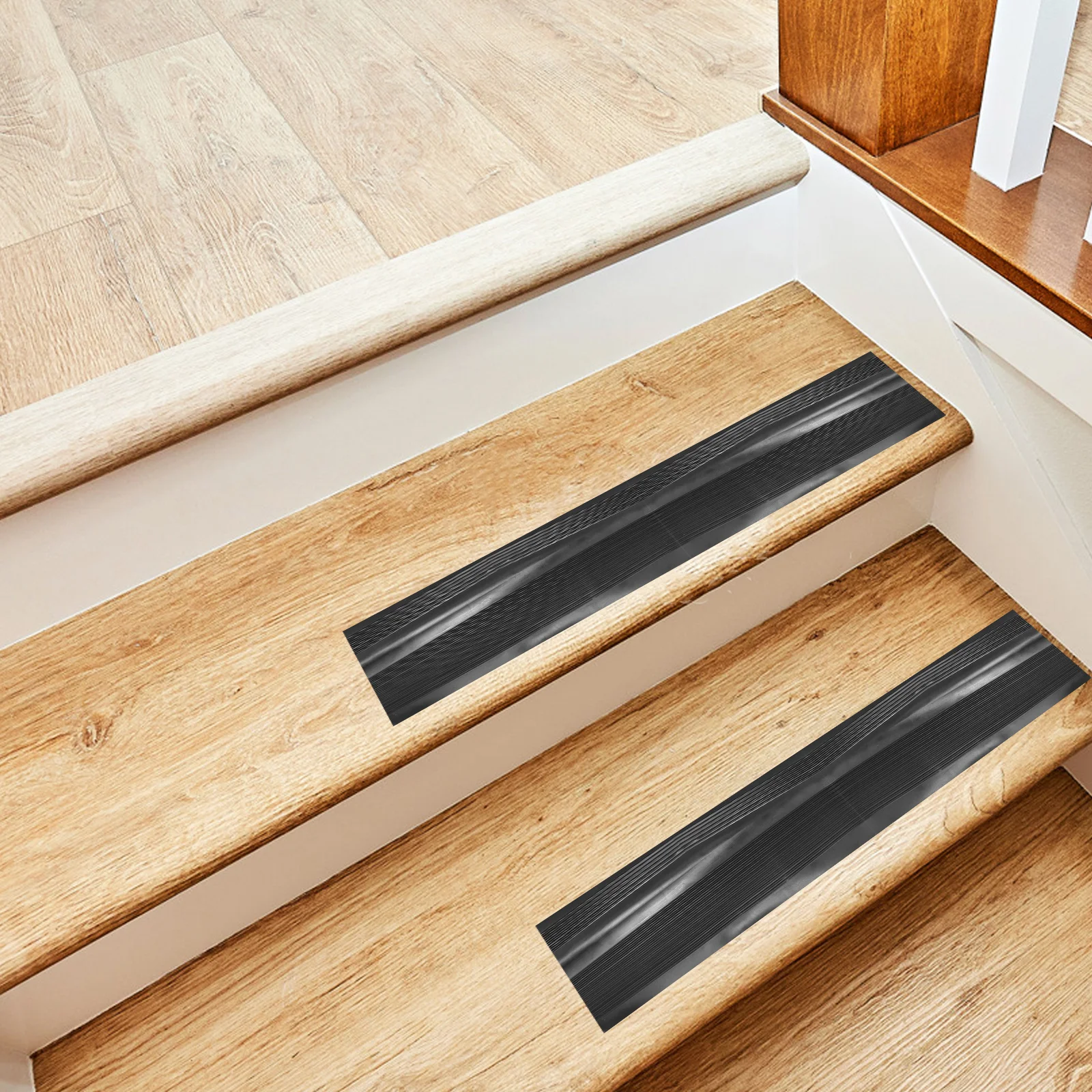 Protector de borde de escalera PVC antideslizante autoadhesivo diseño en forma de L moldura de nariz de escalera tiras de borde de paso antideslizantes para interiores y exteriores
