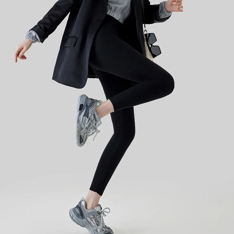 Leggings in pelle di squalo a vita alta alla moda per donna Leggings elastici sottili per fitness Yoga Autunno Inverno Addensare leggings caldi in velluto