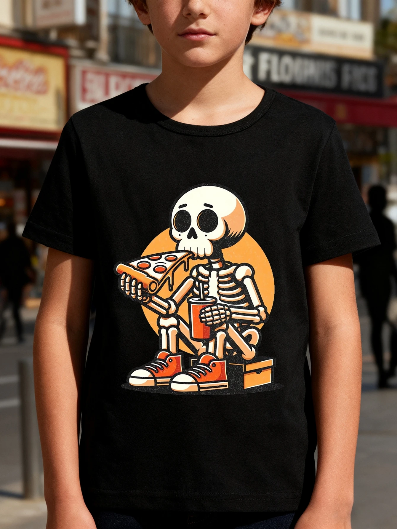 1pc for Halloween Kids' Skeleton Eating Pizza Print Black T-Shirt, Crew Neck, Casual Tee, Medium Stretch Knit Fabric, Regular Fit for Boys And Girls Children, Alphabet Pattern, for Spring/Summer/Fall, for Halloween, Thanksgiving, Birthday Gift