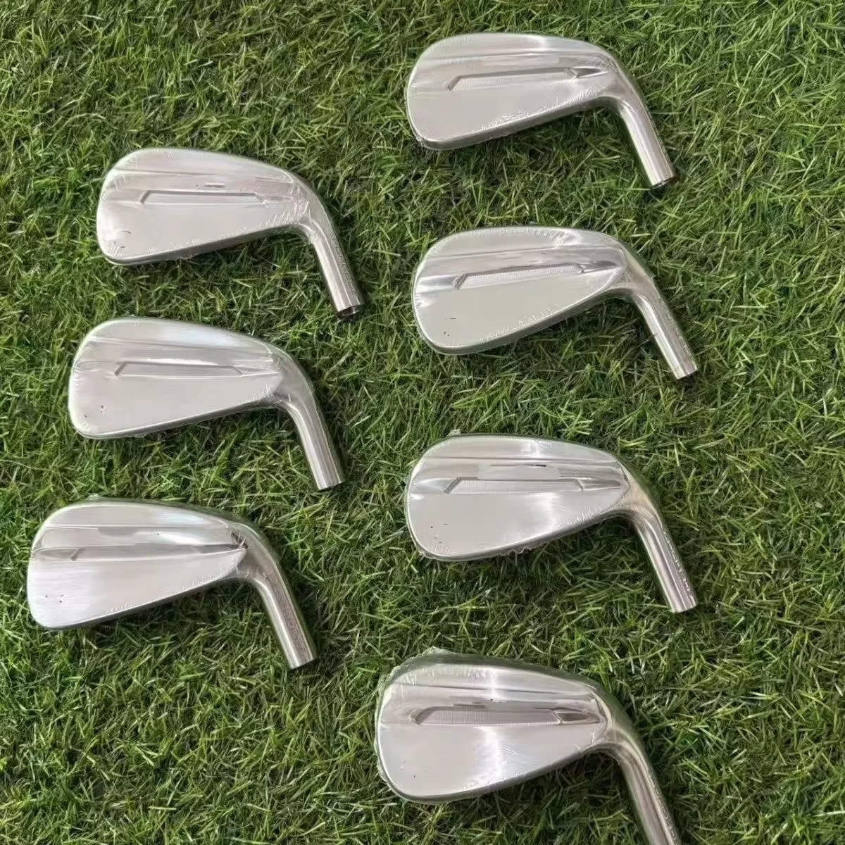 رائجة البيع الصين 90 جولف الحديد رؤساء المطاط قبضة مزورة شفرة فولاذية غير قابلة للصدأ 4-P اليد اليمنى اليسرى النساء الرجال نادي الغولف الحديد مجموعة #4